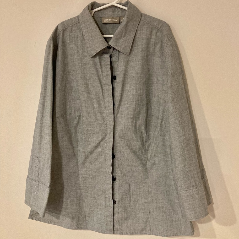 CROFT & BARROW gray button down dress shirt